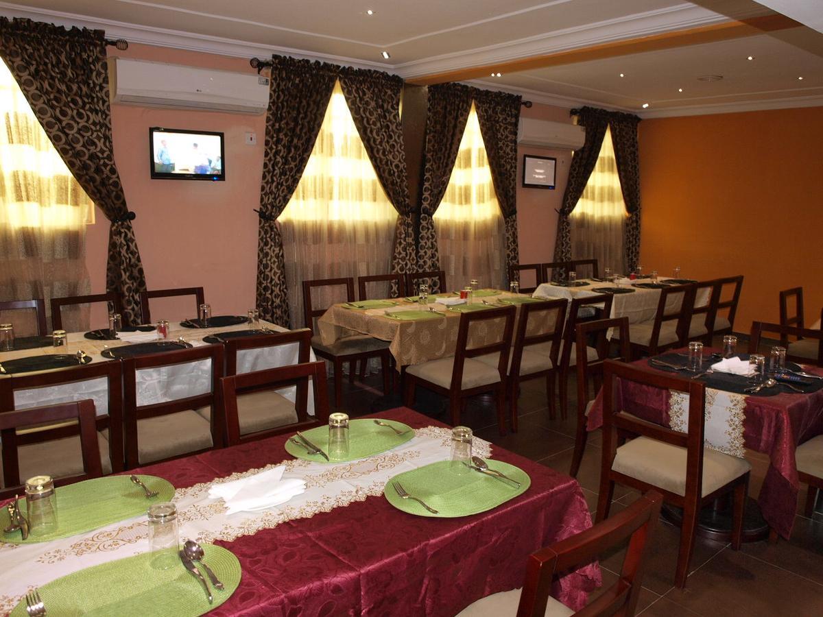 Apollo Hotel Lagos Esterno foto
