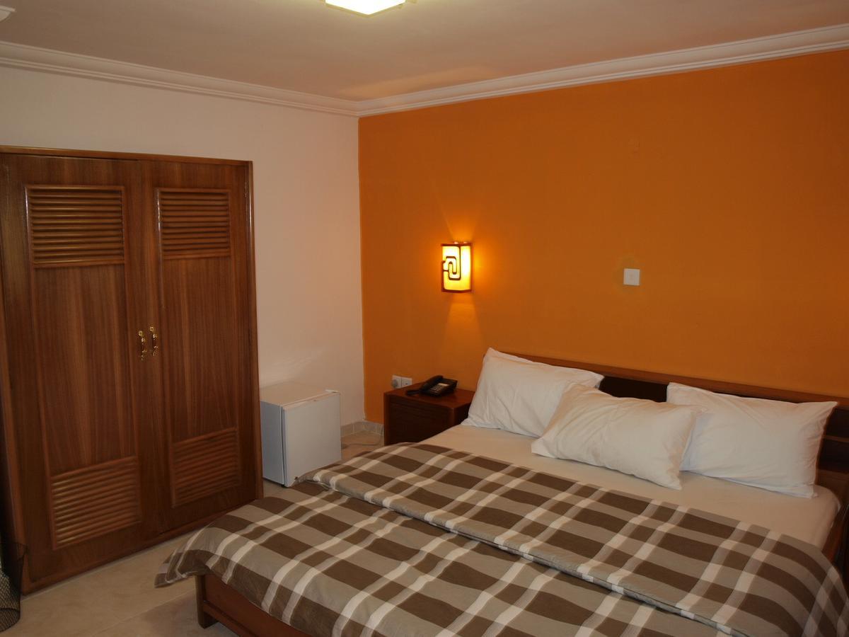 Apollo Hotel Lagos Esterno foto